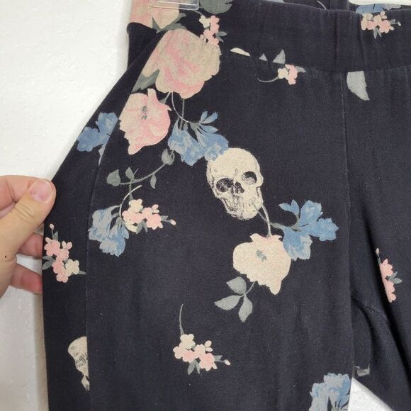 Torrid Size 0X Black Skull Pink Blue Floral Rose Print Pull-On Stretchy Leggings - Picture 3 of 5